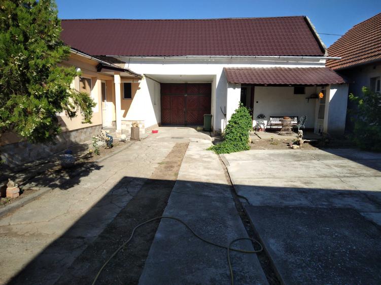 Casă cu 4 camere în Central