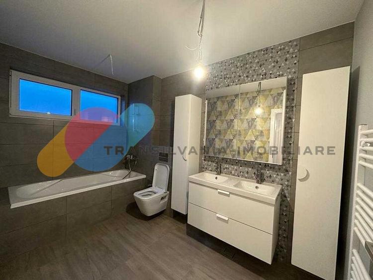 Duplex cu 5 camere cu Canalizare în Borhanci