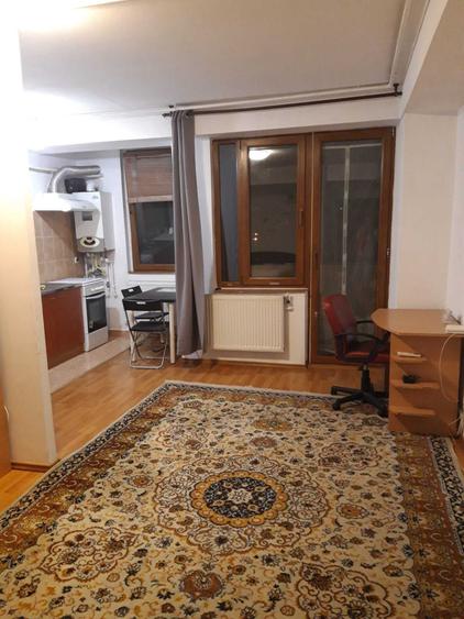 Garsonieră în Titan