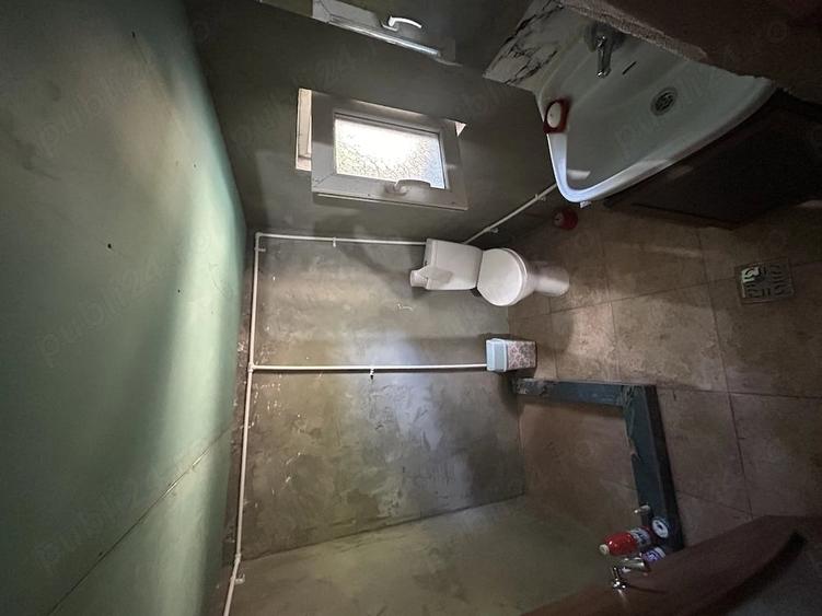 Casă cu 2 camere cu Teren 4000 Mp în Crișan