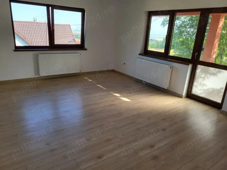 Casă cu 6 camere cu Teren 590 Mp în Bunloc