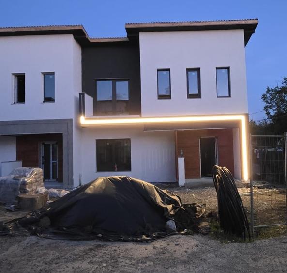 Duplex cu 4 camere cu Canalizare în Păcurari