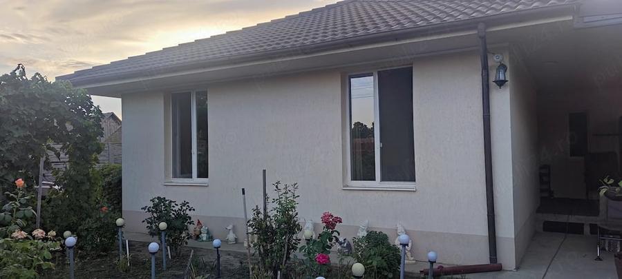 Casă cu 4 camere cu Teren 437 Mp în Diniaș