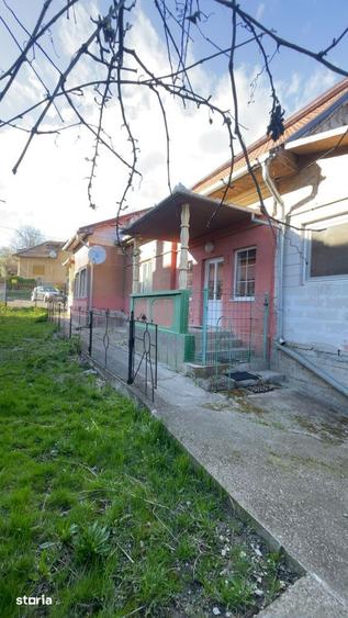 Casă cu 3 camere cu Canalizare în Unirea