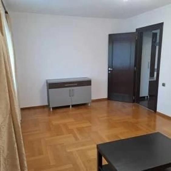 Apartament cu 2 camere decomandat în Ștrand