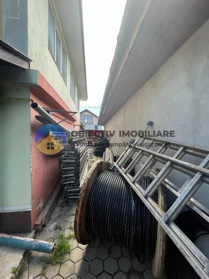 Casă cu 5 camere cu Canalizare în Săvinești