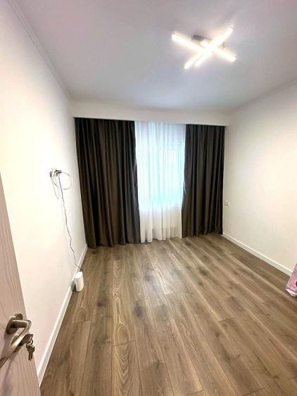 Apartament cu 3 camere decomandat, mobilat în Poarta 6