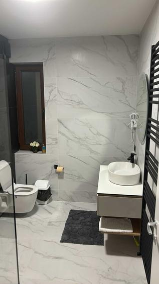 Apartament cu 2 camere decomandat în Poiana Brașov