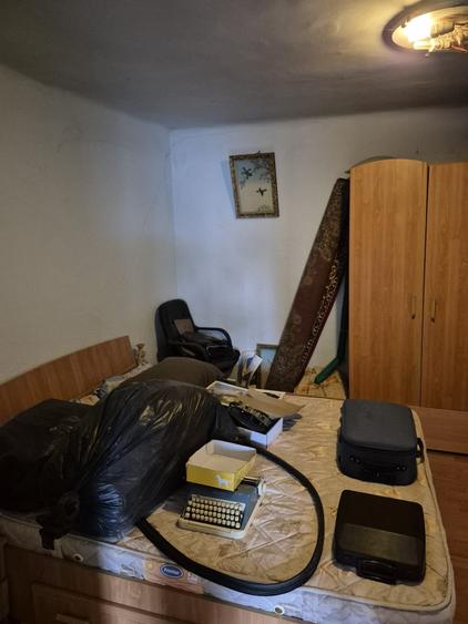 Casă cu 3 camere cu Garaj în Domnești