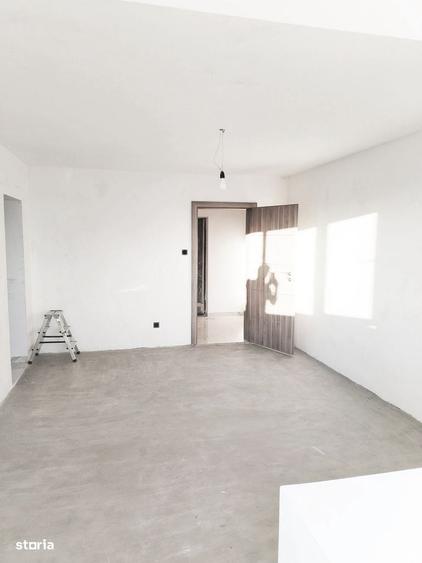 Ap. 2 camere. Parc Aurora-Vest. Decomandat. et. 8/10. Proprietar - 6