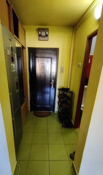 Garsonieră decomandată, mobilată în Take Ionescu