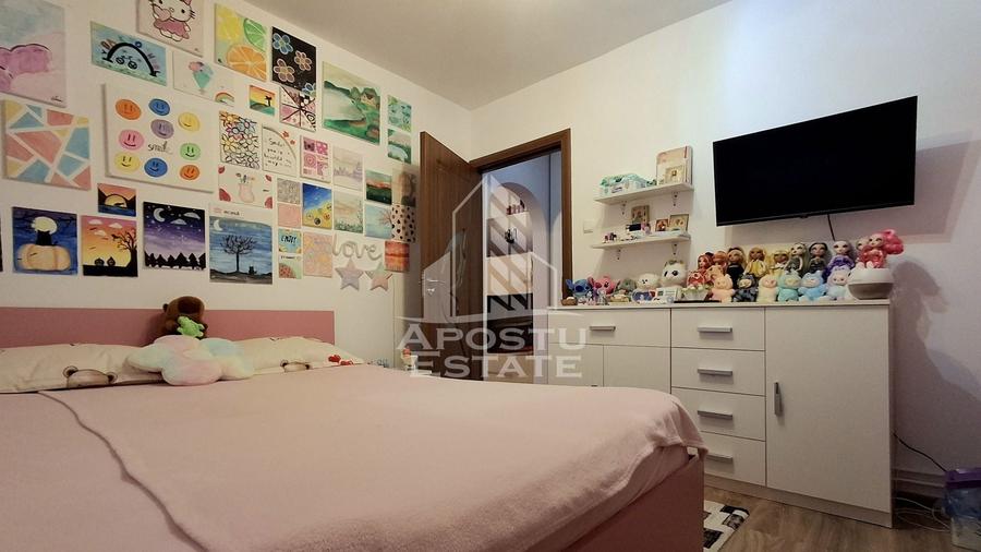 Apartament cu 2 camere semidecomandat, mobilat în Micălaca