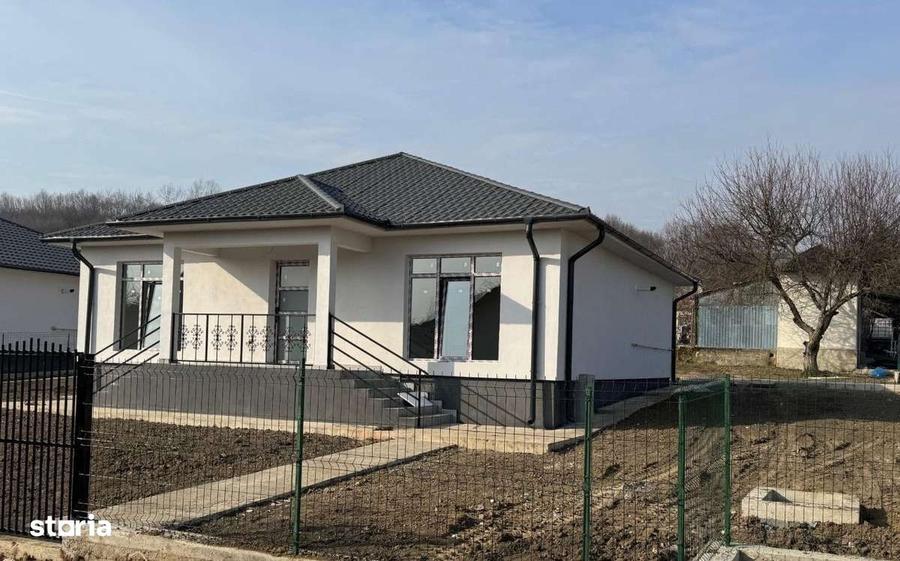 Casă cu 3 camere în Mihăești