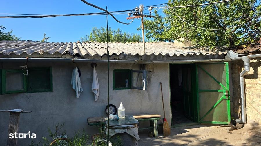 Casă cu 5 camere cu Teren 2200 Mp în Tuzla