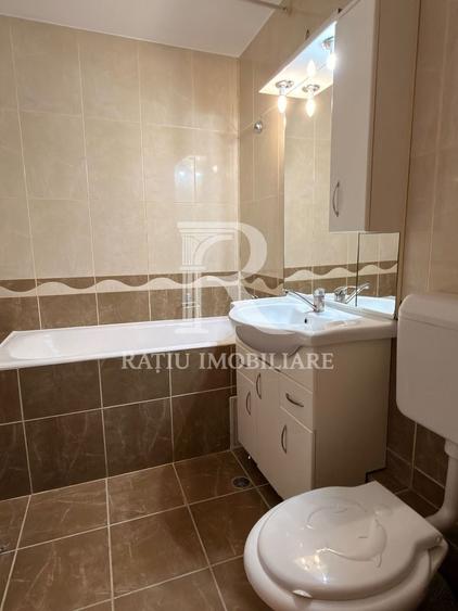 Apartament cu 2 camere semidecomandat, mobilat în Decebal