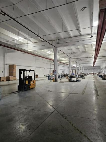 Spațiu industrial, de 3,300 mp, în Depozite
