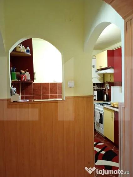 Apartament cu 3 camere decomandat, mobilat în Ciucului