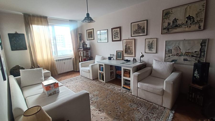 Apartament cu 2 camere decomandat în Iancului