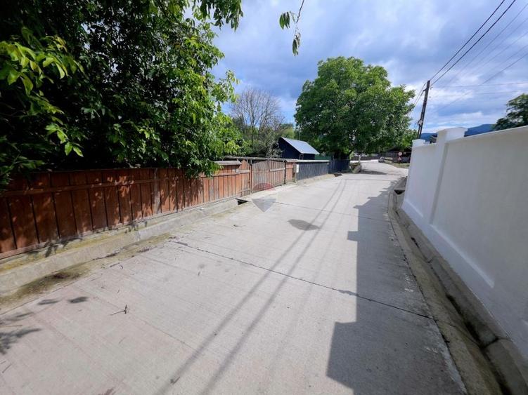 Casă individuală cu 3 camere cu Teren 803 Mp în Bistrița