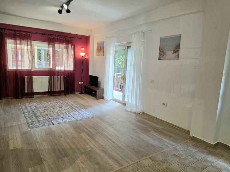 Apartament cu 2 camere decomandat în Roșu