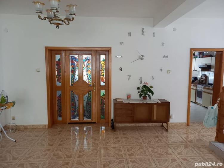 Casă cu 8 camere cu Teren 1100 Mp în Remetea Mare