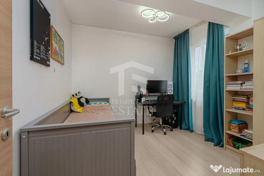 Apartament cu 3 camere decomandat în Titan