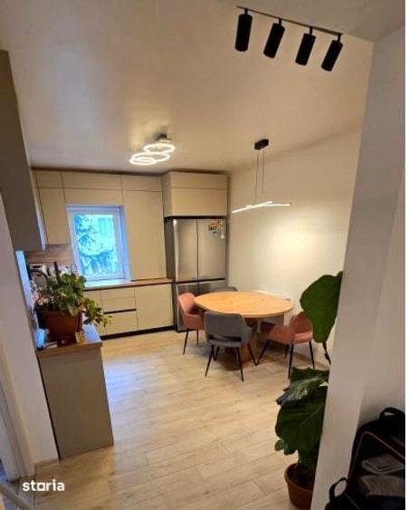 Apartament cu 3 camere în Zorilor