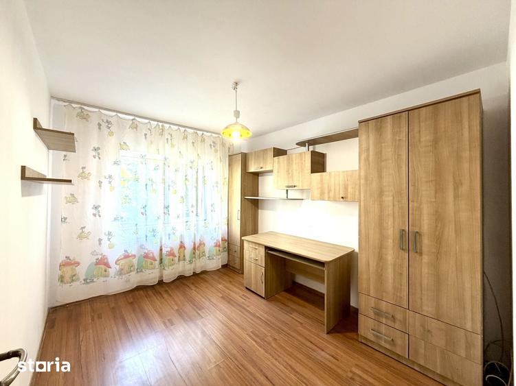 Apartament 3 camere 70 mp etaj 1 cu doua balcoane bloc izolat Bradet - 2