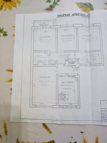 Apartament cu 4 camere decomandat în Central
