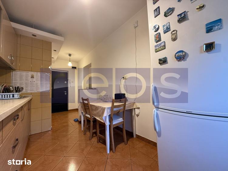 Apartament cu 3 camere semidecomandat în Titan
