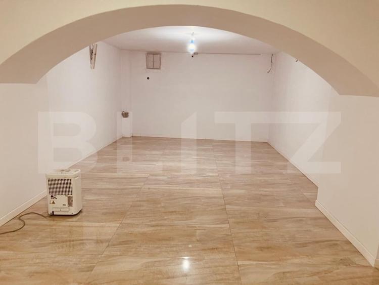 Spațiu comercial, de 240 mp, în Ultracentral