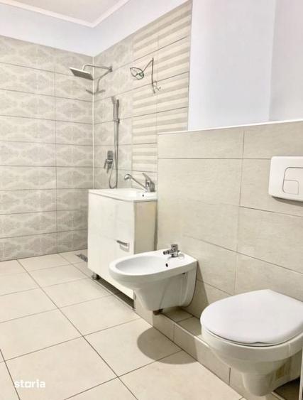 Apartament cu 4 camere decomandat în Gruia
