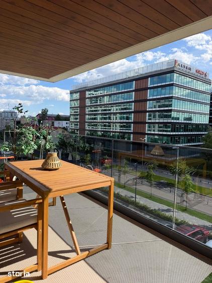 Apartament cu 4 camere decomandat în Pipera