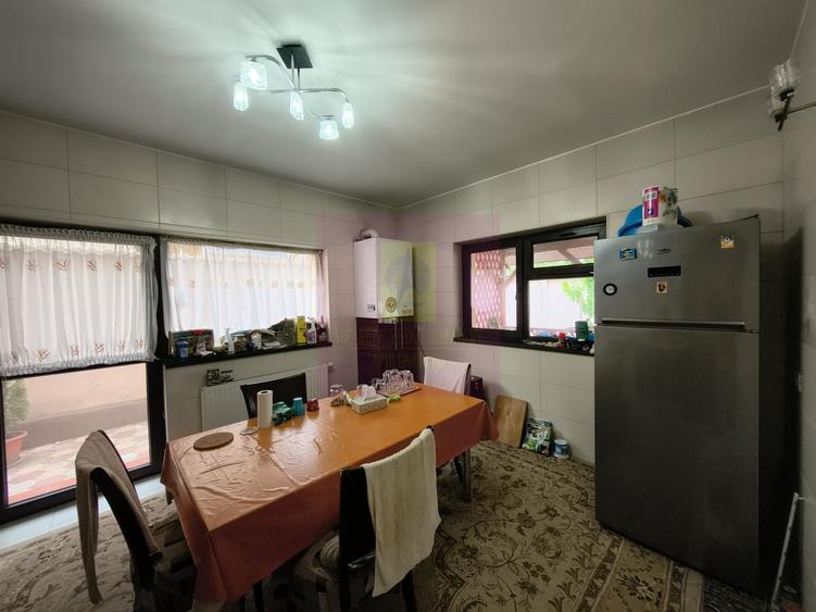 Casă cu 5 camere în Afumați