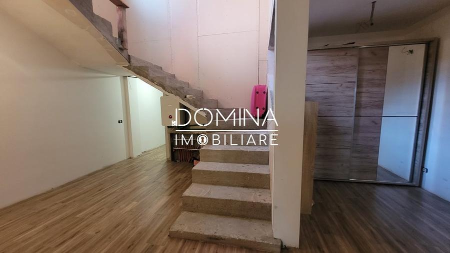 Casă individuală cu 7 camere cu Garaj în Scoarța