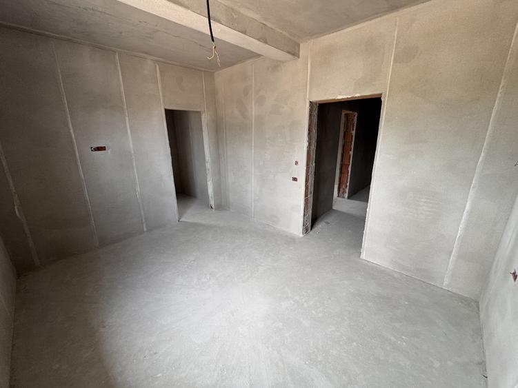 Duplex cu 4 camere cu Canalizare în Moșnița Nouă