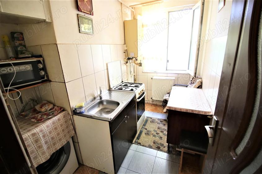 Apartament cu 3 camere semidecomandat în Micro 19