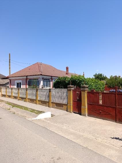Casă individuală cu 5 camere cu Teren 830 Mp în Maglavit