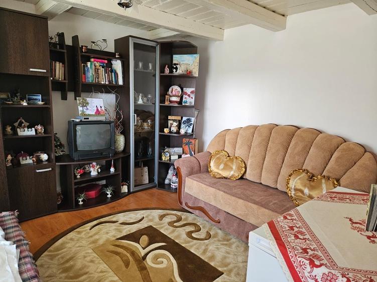 Casă cu 3 camere în Secuia