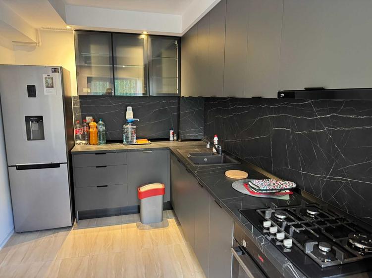 Apartament cu 2 camere semidecomandat în Ștefăneștii de Jos