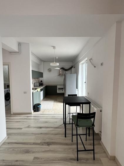 Apartament cu 3 camere decomandat, mobilat în Bucureștii Noi
