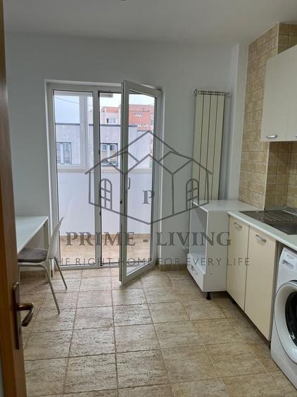 Apartament cu 3 camere, mobilat în Unirii