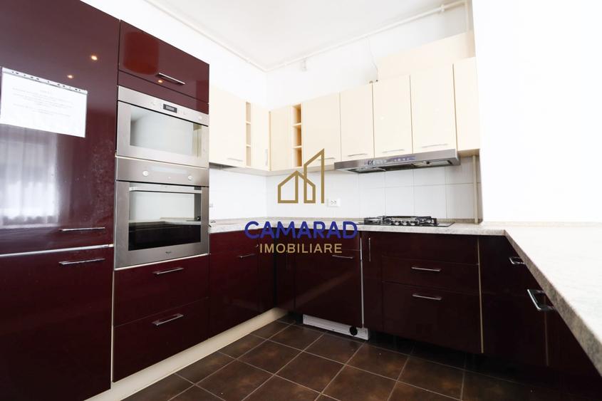 Apartament cu 3 camere decomandat, mobilat în Vitan