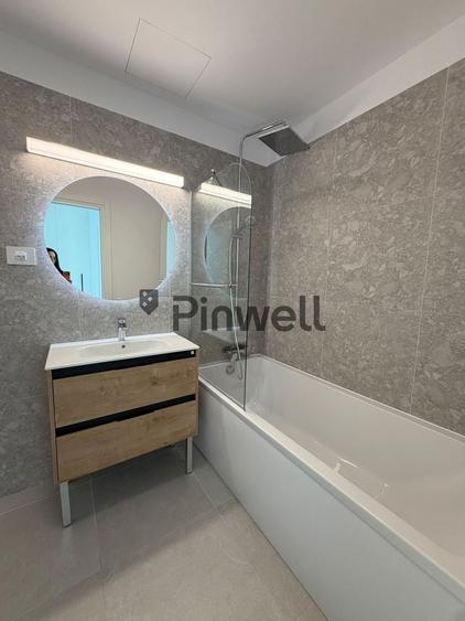 Apartament cu 3 camere semidecomandat în Central