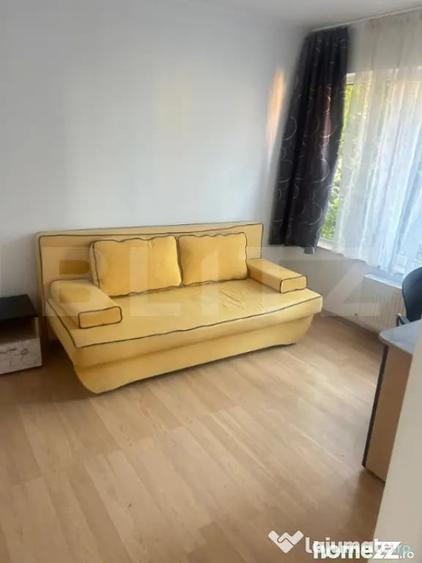 Apartament cu 3 camere semidecomandat în Bună Ziua