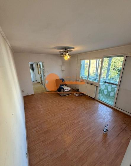 Apartament cu 4 camere decomandat în Gorjului