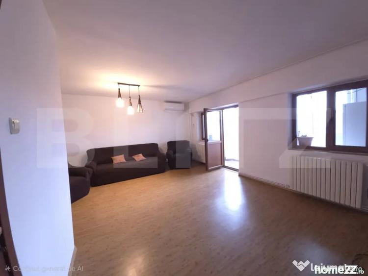 Apartament cu 3 camere decomandat în Est