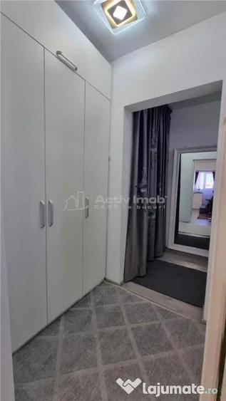 Garsonieră decomandată în Micro 20