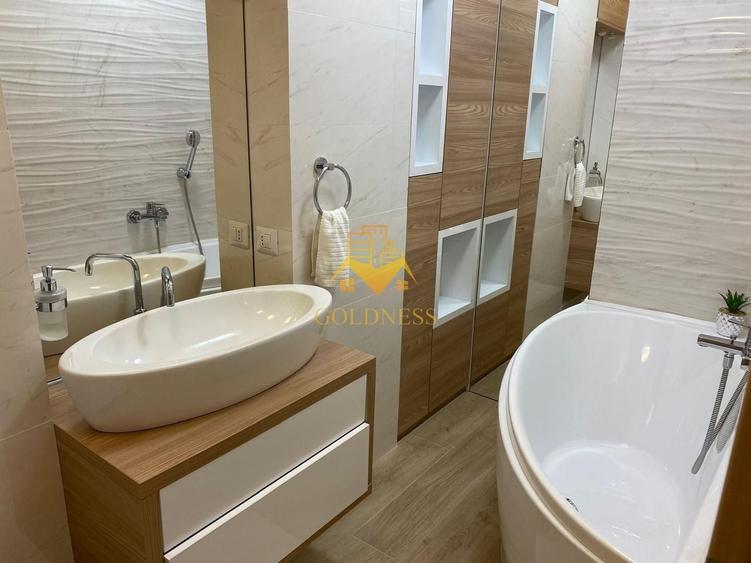 Apartament cu 5 camere decomandat, mobilat în Plopilor