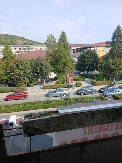 Vand apartament 2 camere comanesti - 7